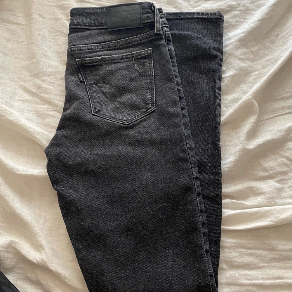 Levi’s 711 black skinny jeans size 25